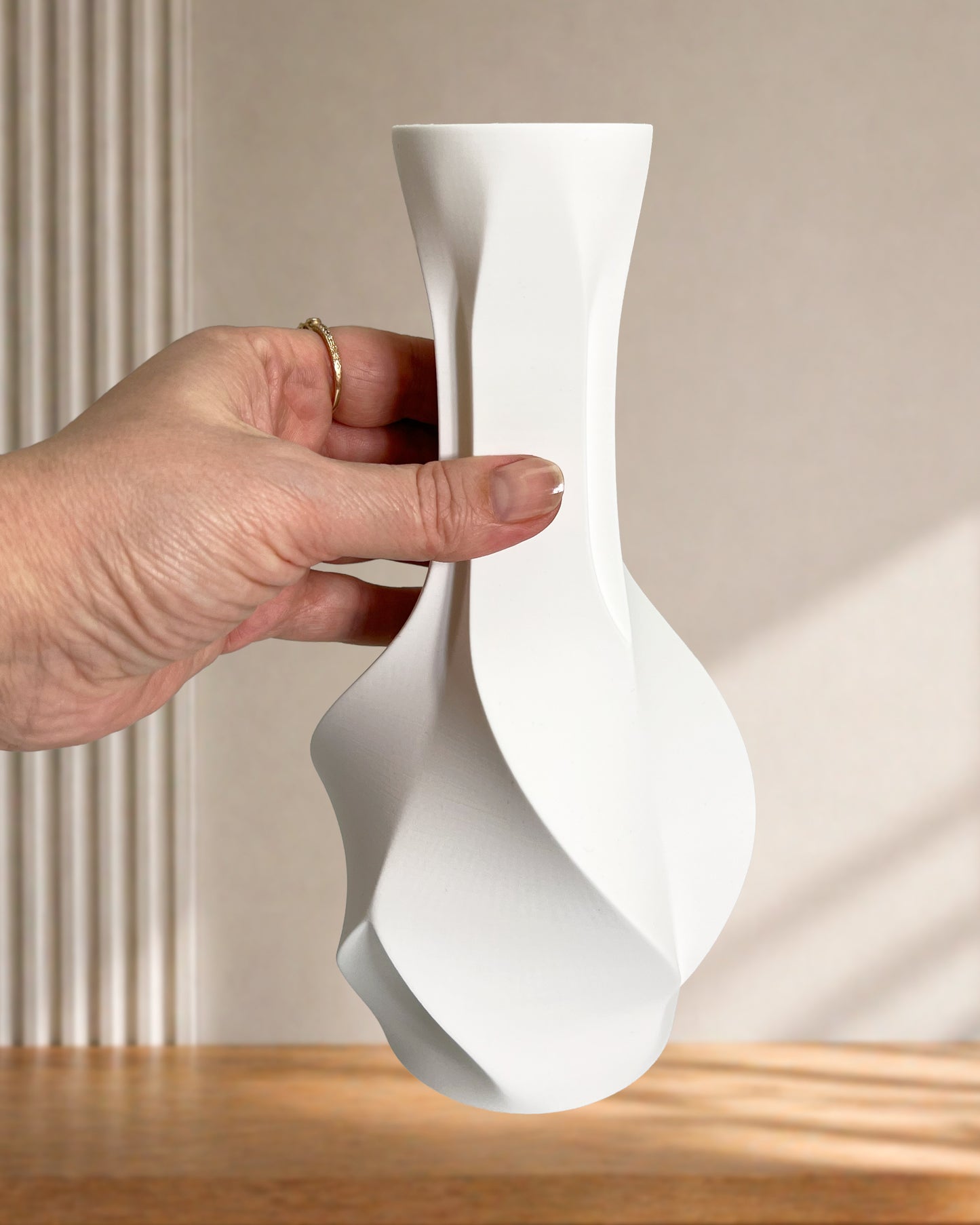 Faceta Vase – Modern Geometric Decorative Vase for Dried Flowers