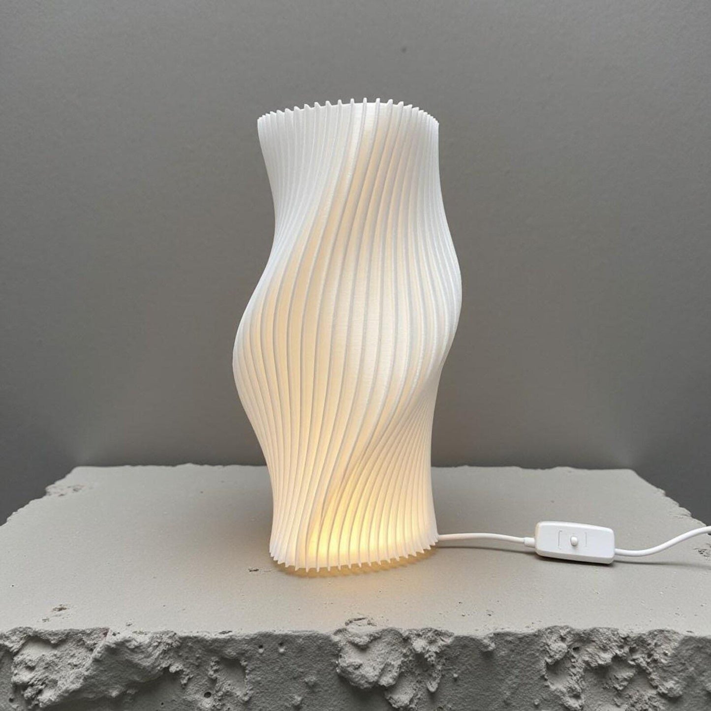 Twist Flow 3D-gedruckt Lampe – Modern Minimalistisch TischLampee, USB Schlafzimmer Light, Einzigartig Designer Geschenk, Handmade Zuhause