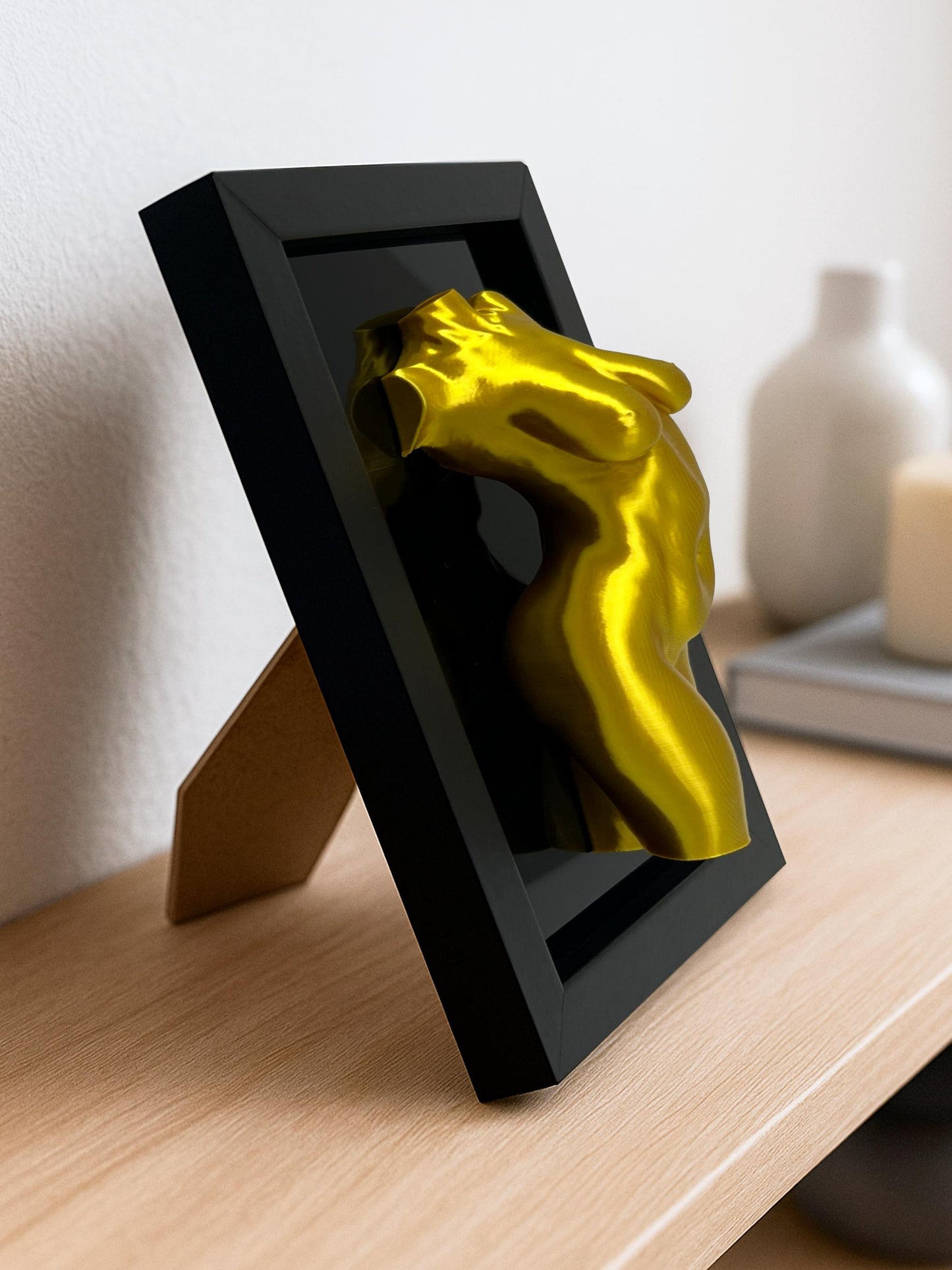 3D Frauenkörper-Wandkunst im Rahmen – moderne Akt-Skulptur fürs Schlafzimmer