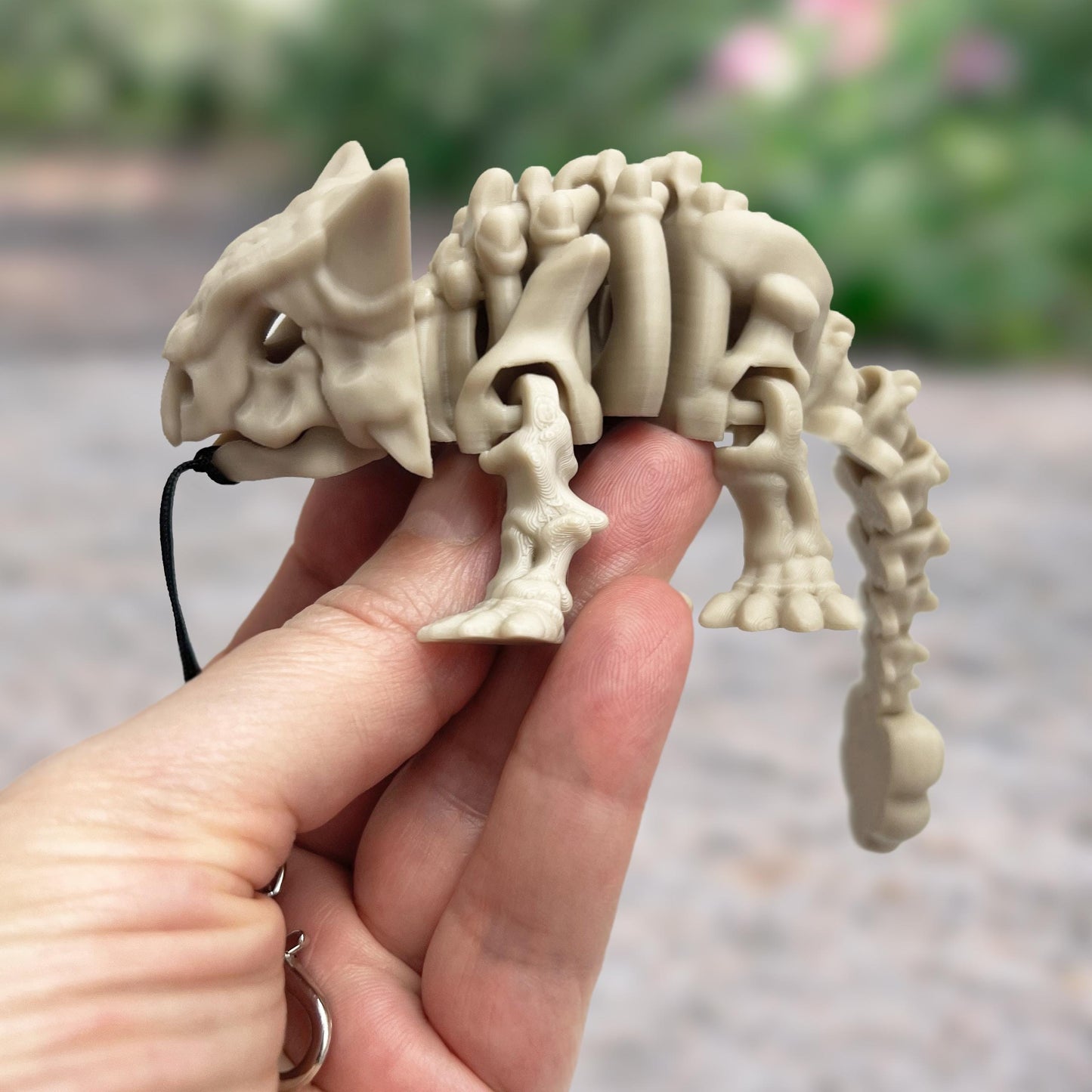 Triceratops-Skelett-Schlüsselanhänger Beweglich Dino-Taschenanhänger Fidget-Spielzeug Geschenk - Plexiwire 3D Drucke